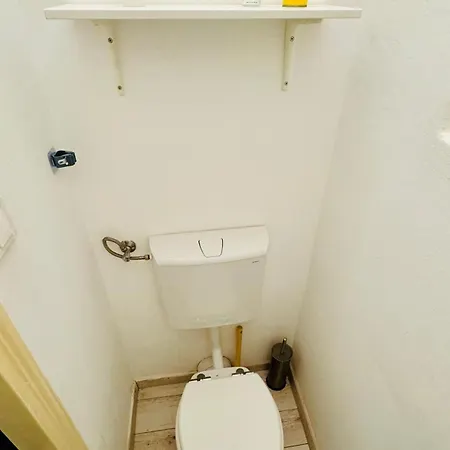 Apartment Comfort Oasis - District 9 *